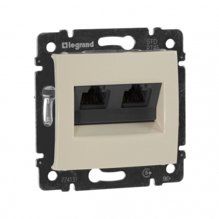 Legrand Valena Крем Розетка комп(RJ45) 2-ая 5 кат.крепление винт с лапками