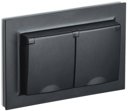 IEK BRITE Черный Розетка 2-м с/з с защ шторк и крышк 16А в сборе IP44 РСбш12-3-44-БрЧ