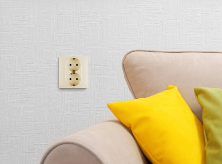Legrand INSPIRIA Слоновая кость Розетка двойная с заземлением со шторками в сборе 16А 250В безвинтовые зажимы